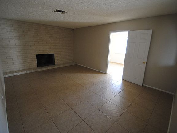 3rd image of 8501 W Indianola Ave