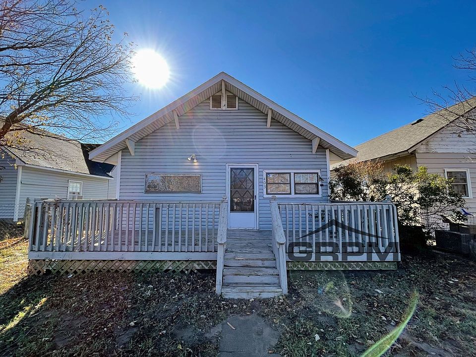 1st image of 403 E Carpenter St