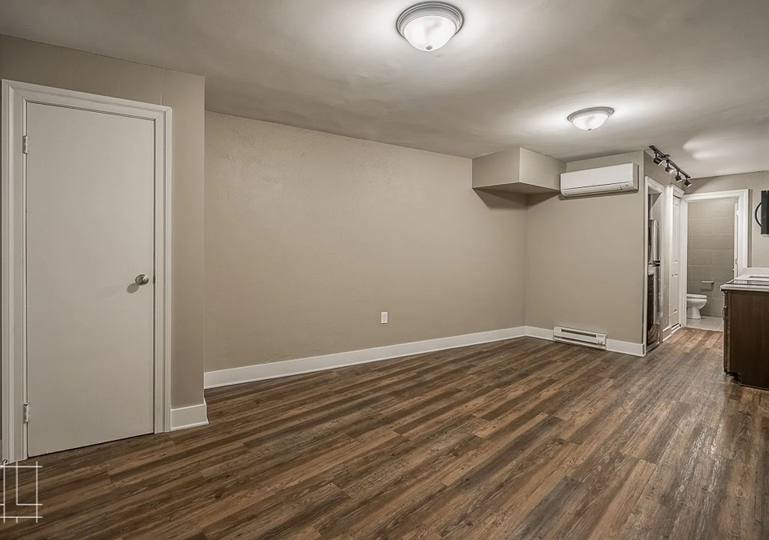 866 N. High St. — Photo 1