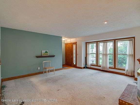 5th image of 7108 Creekside Dr #48