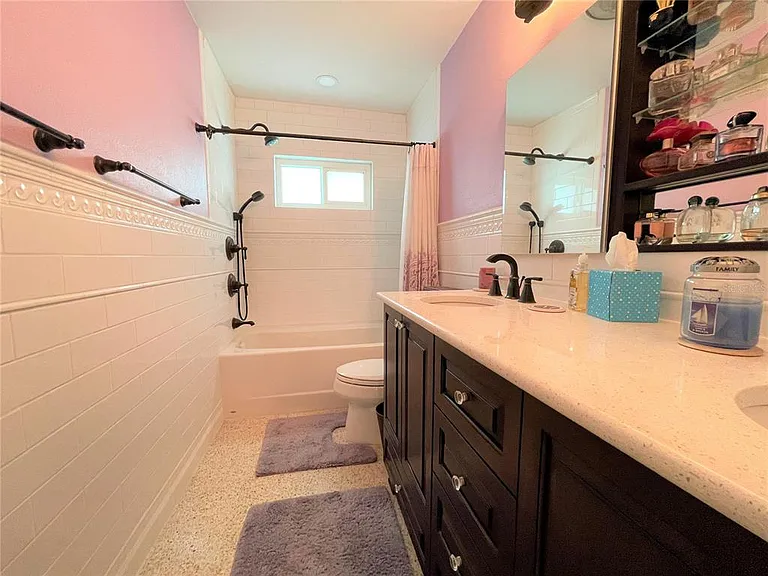 17045 Dolphin Dr — Photo 22