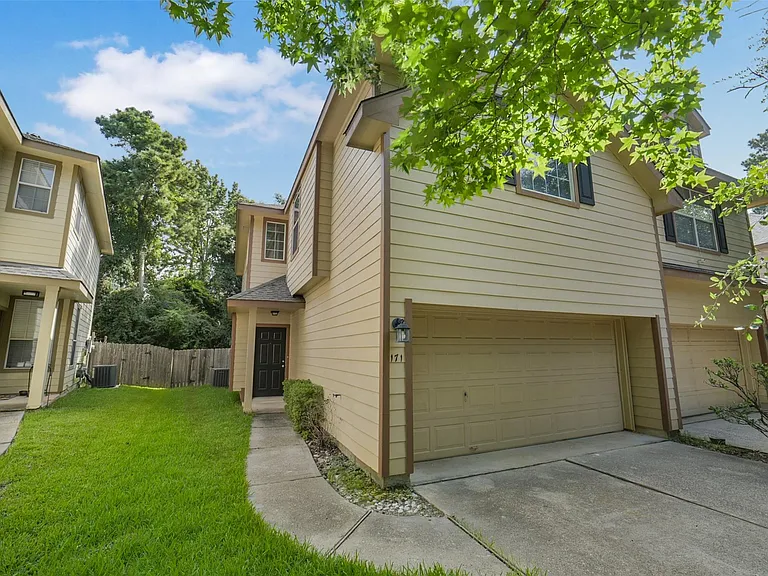 171 N Burberry Park Cir — Photo 1