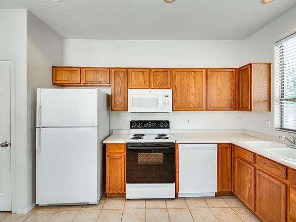 2nd image of 130 W Wood Dr