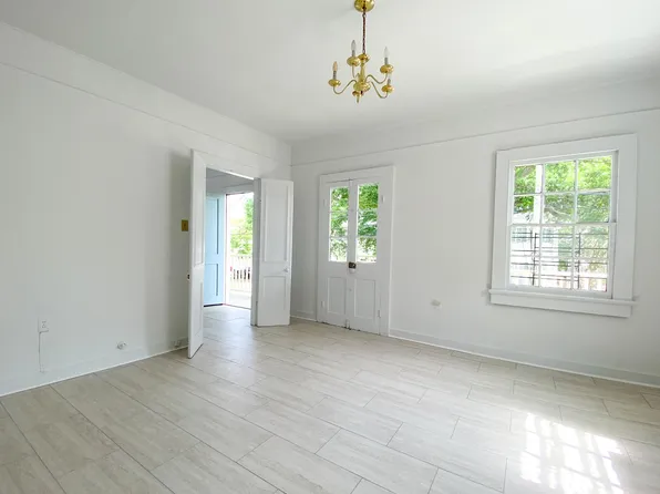 1024 Lowerline St, New Orleans, LA 70118