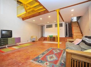 22 2nd St #1A, Brooklyn, NY 11231
