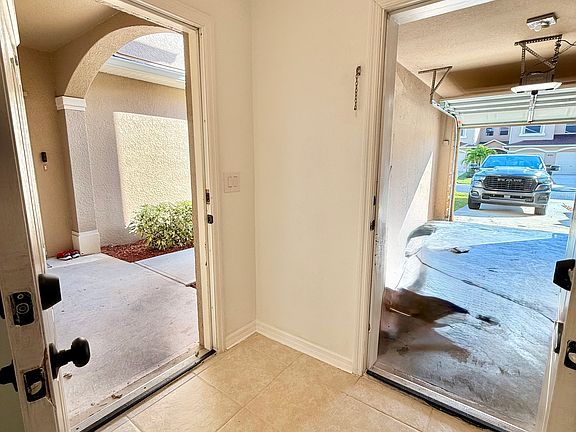 5th image of 906 Ocaso Ln Unit 103