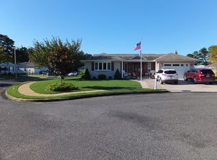 27 Kirkwood Ct, Toms River, NJ 08757