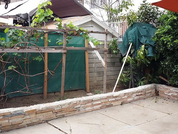 4th image of 805 Rosemont Ave