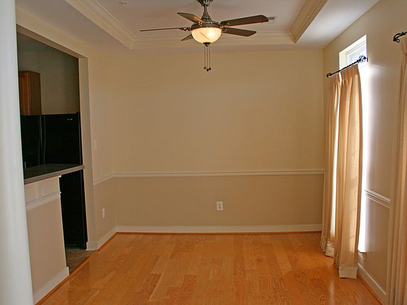 1st Floor Dining Area