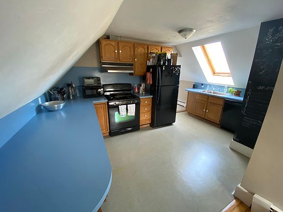 4th image of 250 Elm St #2