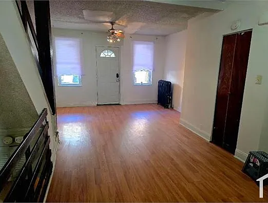 3 bed, $1,600 — Photo 4