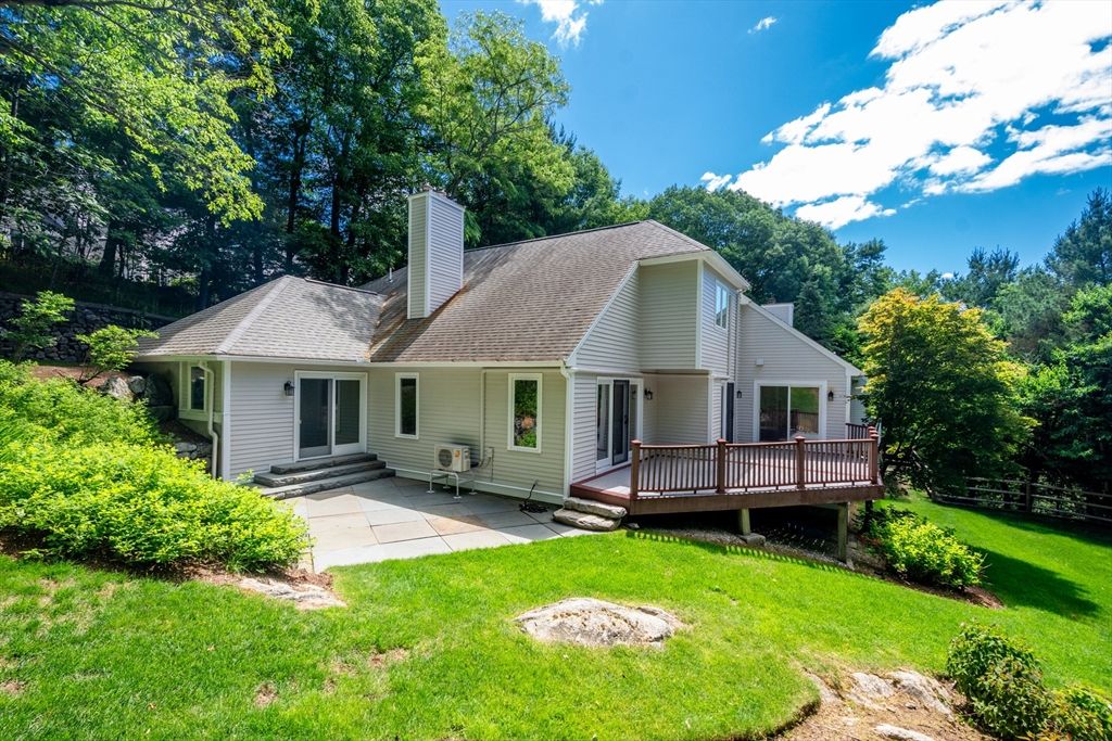 15 Fieldstone Dr, Winchester, MA - View 2