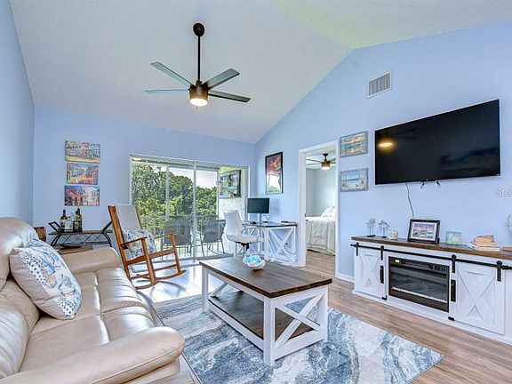 3rd image of 4925 MYRTLE OAK DRIVE #25