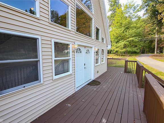3rd image of 271 Maloney Ln