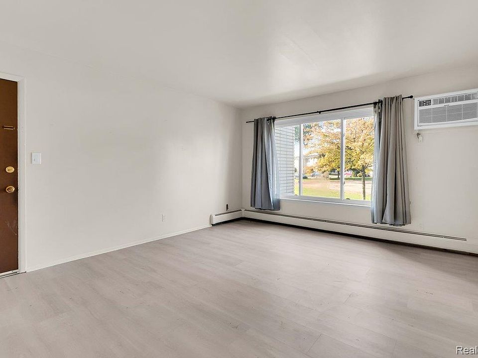 26740 Joy Rd Apt D1, photo 6