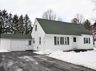 23 Mercedes Dr, Rochester, NY 14624