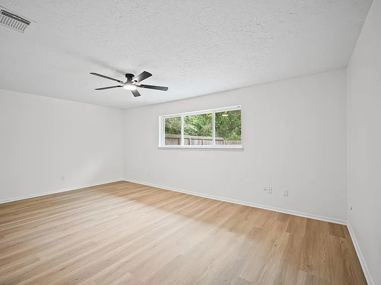 10935 Silkwood Dr — Photo 12