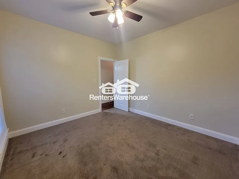 1025 Rowanshyre Cir — Photo 23