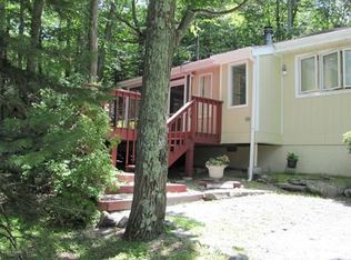 117 Canterbrook Dr, Hawley, PA 18428