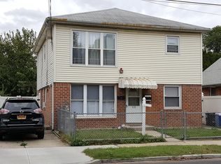 522 117th St #1F, College Pt, NY 11356