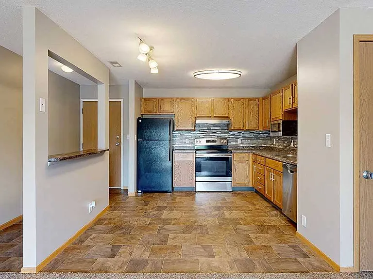 Highland View Apartments — Photo 101