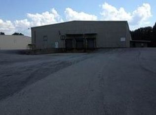 208 Victory Cir, Ellijay, GA 30540