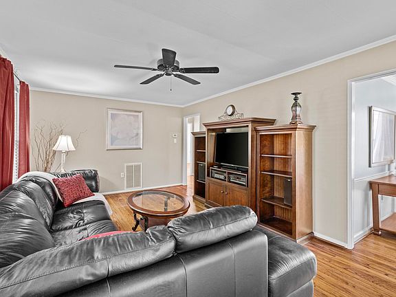4th image of 112 Sheridan Rd