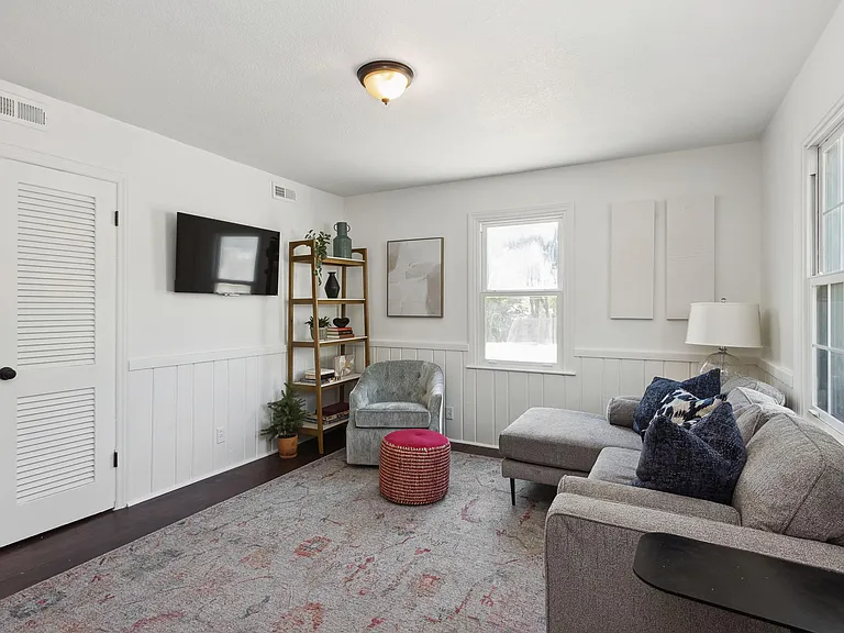 8617 W 92nd St — Photo 15