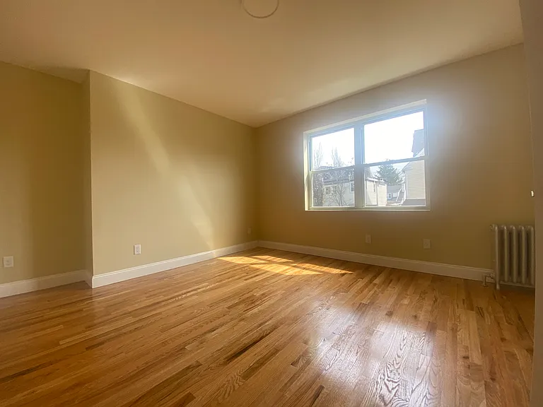 233 S 3rd Ave #1 — Photo 1