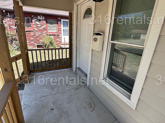 2nd image of 1844 S Hiram Ave