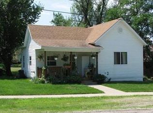 308 W Jackson St, Gallatin, MO 64640