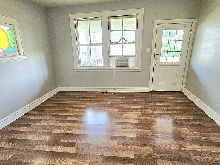 200 E Etta Ave — Photo 3
