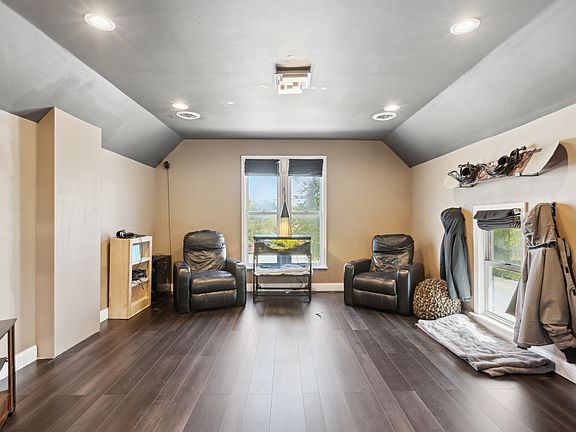 5th image of 1010 6th St #2