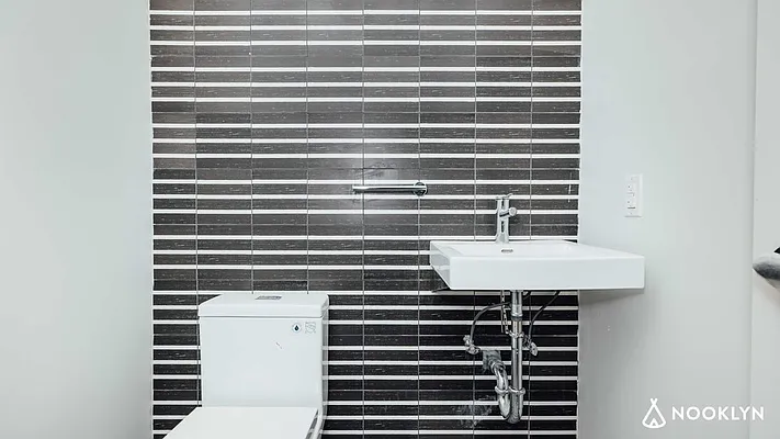 Rented by Nooklyn NYC LLC | media 52