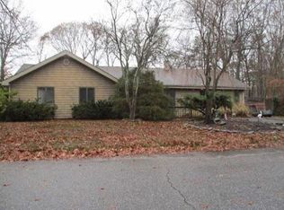 9 Hanover Pl, Medford, NY 11763