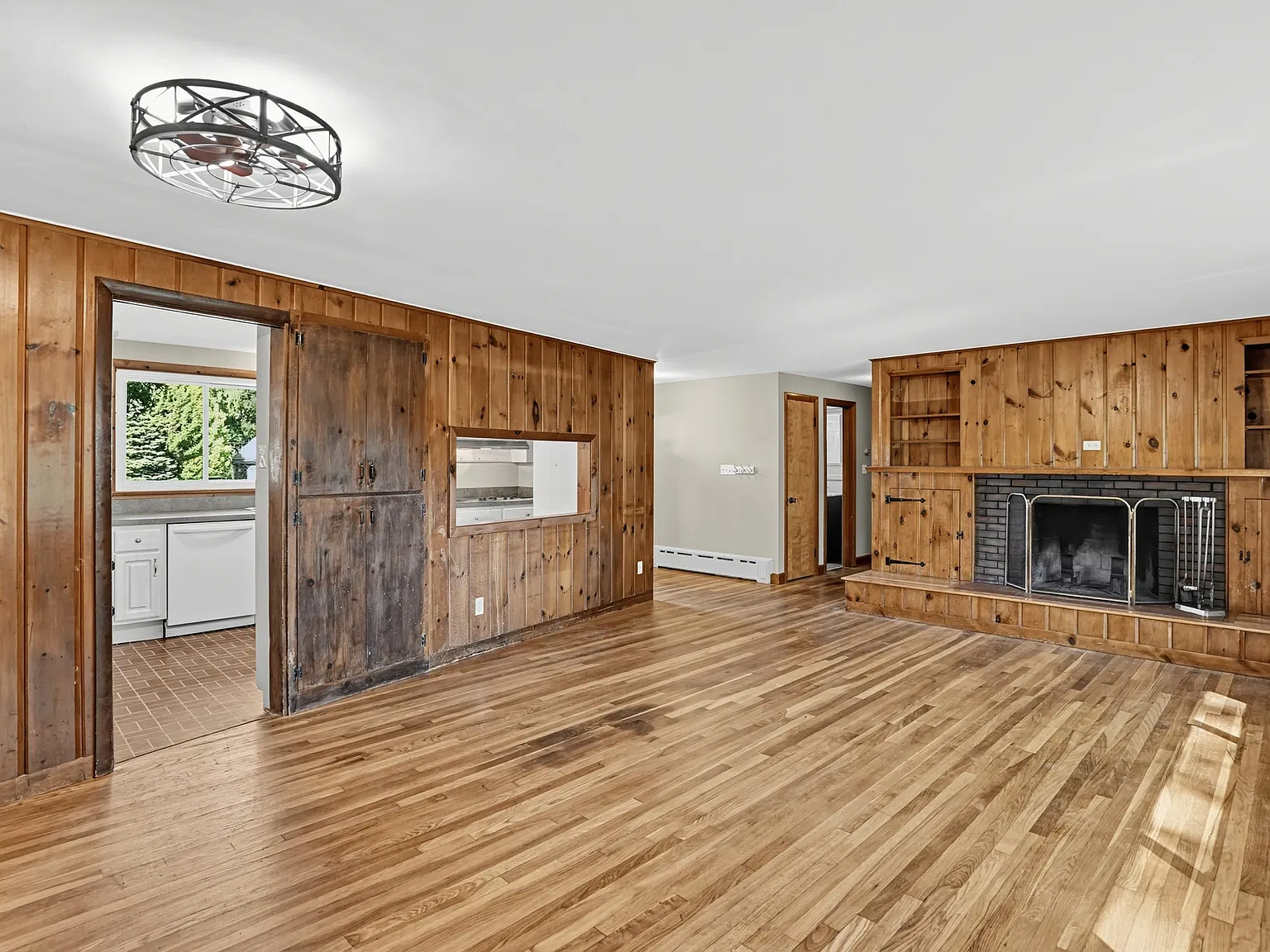 2 bed, 934 sqft, $3,500 — Photo 2