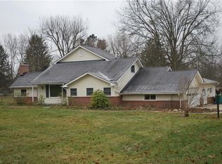 8385 Cloveridge Rd, Chagrin Falls, OH 44022