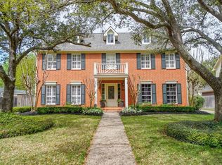 19610 Laurel Park Ln, Houston, TX 77094