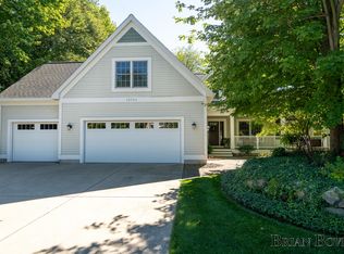 18084 Wildwood Ct, Spring Lake, MI 49456