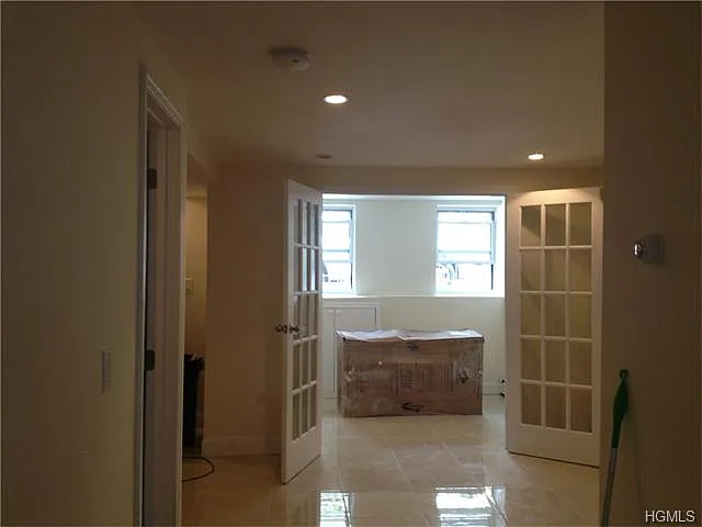 93 Cooper St photo 1
