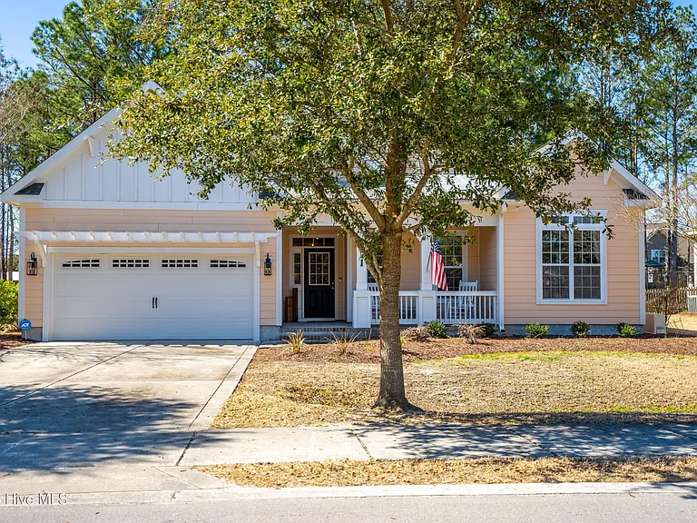 311 S Brig Dr — Photo 2