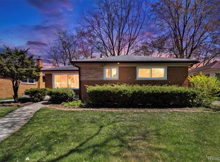 21820 Church St, Oak Park, MI 48237