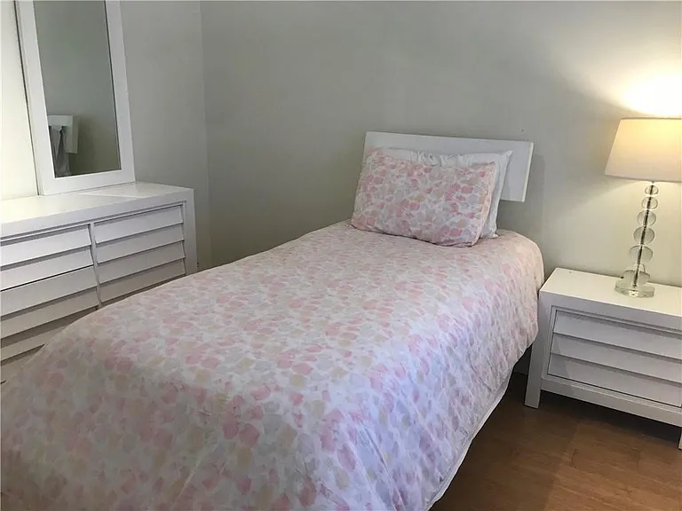 1118 Chinaberry Dr — Photo 11