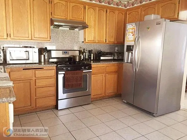 5 bed, 2300 sqft, $3,500 — Photo 3
