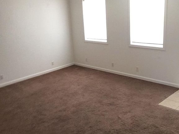 4th image of 100 Samantha Ln APT C