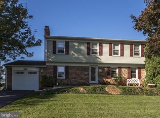 442 Amesbury Rd, Lancaster, PA 17601
