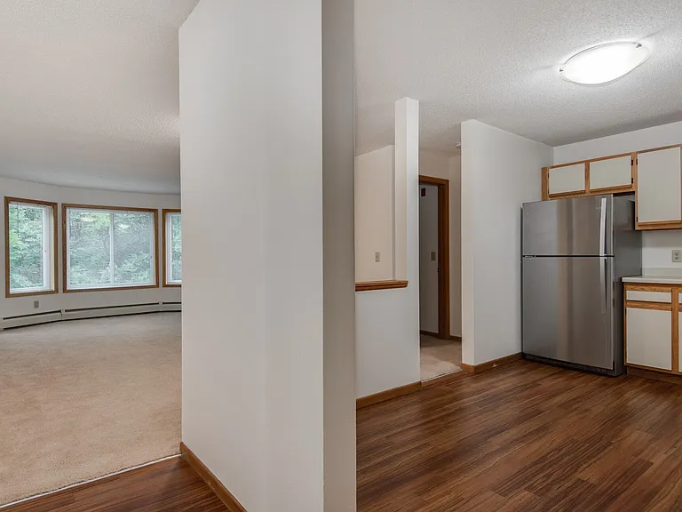 Vernon Oaks Apartments — Photo 14
