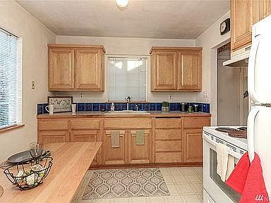 3rd image of 4424 N 15th St