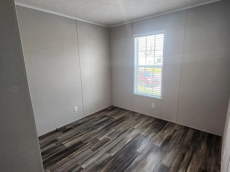 327 Loden Dr — Photo 8