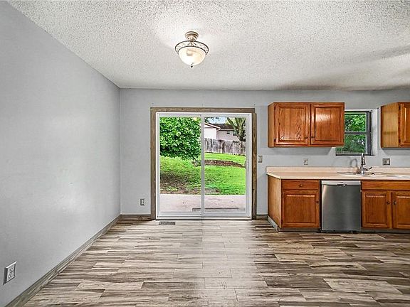 5th image of 6110 S 28th St